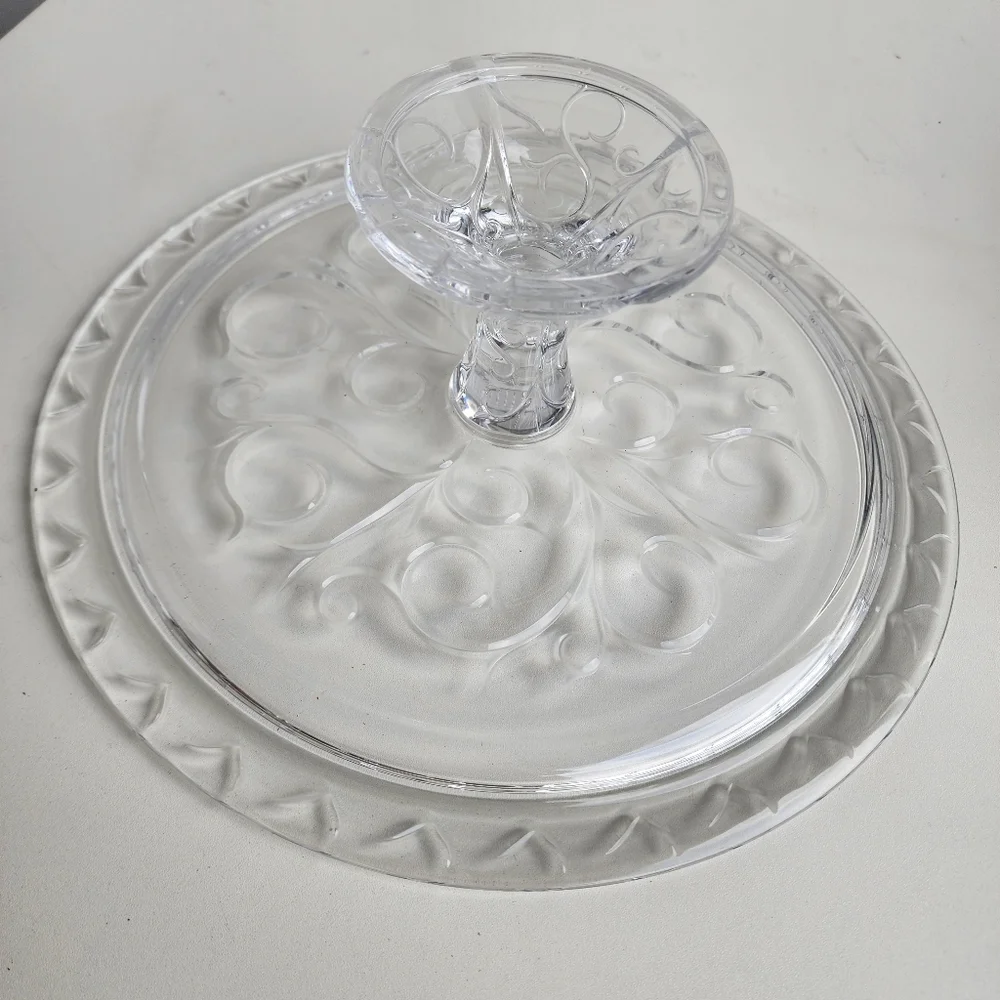 Gorgeous Goods Footed Cake Plate, 11